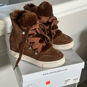 Steve Madden Taupe Fur high Top Sneaker Boots; size 6.5